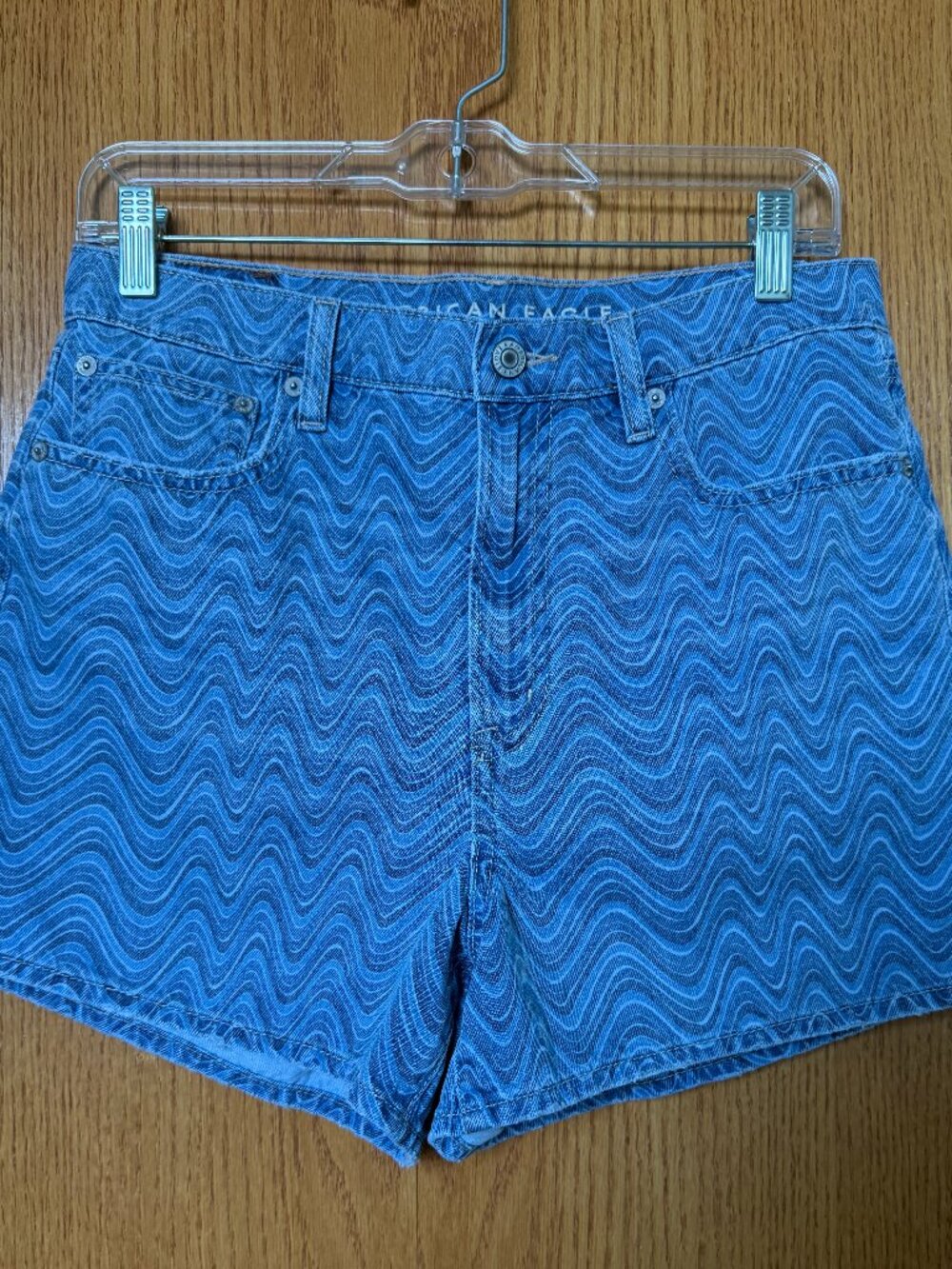 American Eagle Highest Rise Shorts | ‘90s Boyfriend | Size 8 | Wave Print